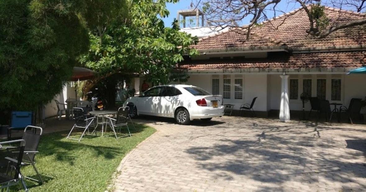 Dions Guest House Negombo Exteriör bild